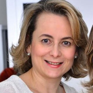 Dra. Mirela Borges