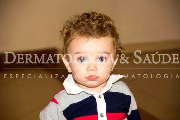 A beleza natural dos cabelos cacheados