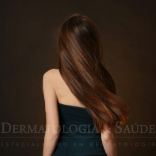 Cabelos longos e fortes