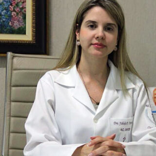 Dra. Fabíola de Paula Pereira Takeuti